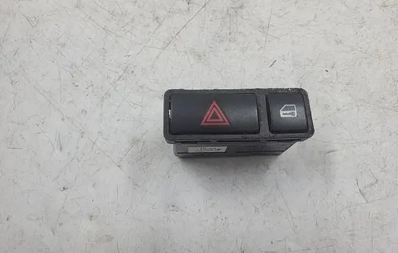 BMW 3 E46 Hazard light switch 8368920