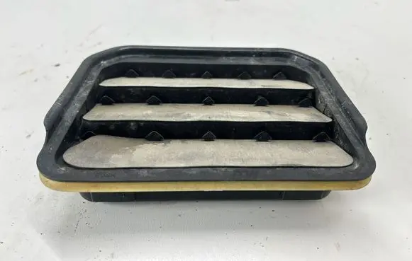 Ford Bronco Quarter panel pressure vent L1TBA280B62AC