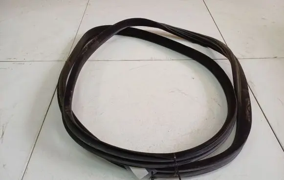Peugeot 407 Rubber seal front coupe door 