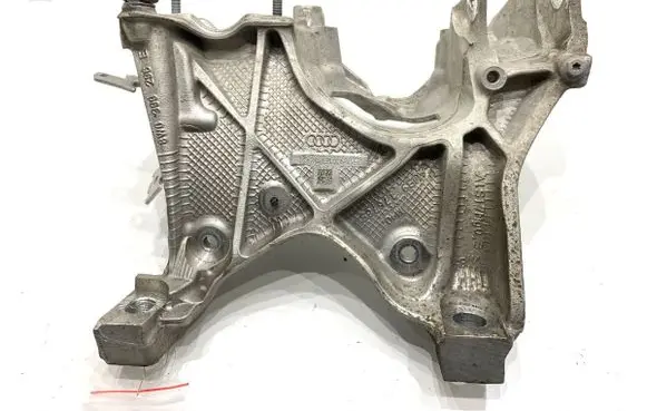 Engine mounting bracket
