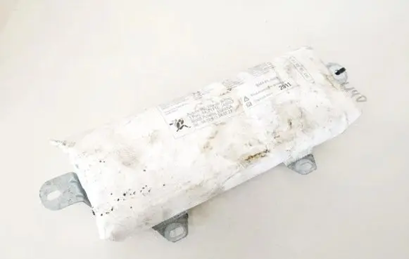Passenger airbag