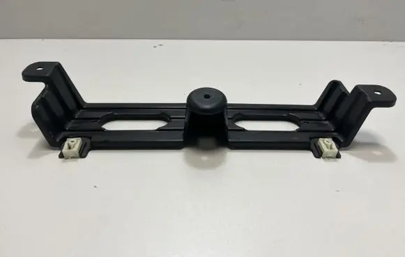 Center/middle under tray cover