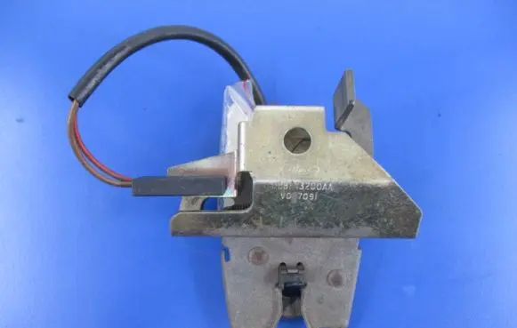 Ford Sierra Tailgate/trunk/boot lock/catch/latch