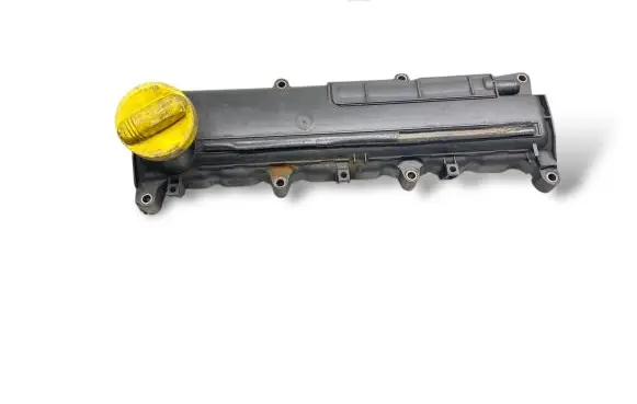 Nissan Kubistar Rocker cam cover 8200272214 K1993