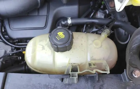 Opel Vivaro Coolant expansion tank/reservoir 217101893R