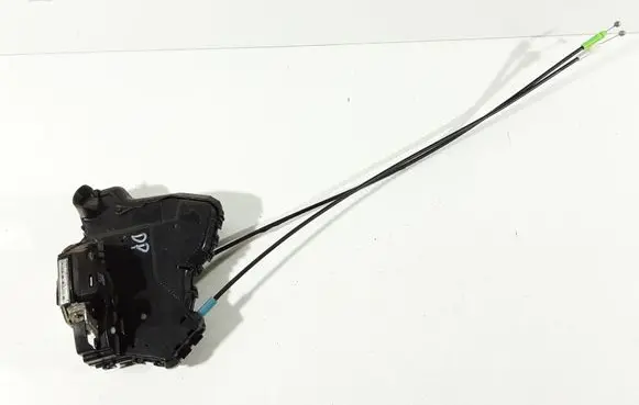 Toyota Verso Front door lock A046693