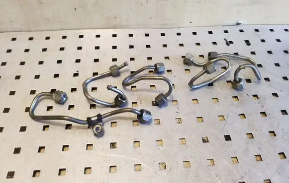 Skoda Octavia Mk2 (1Z) Fuel injector supply line/pipe 