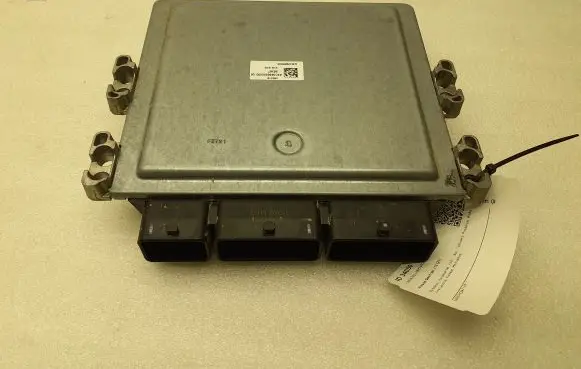 Nissan Qashqai J12 Engine control unit/module 237106UB0A 818519255
