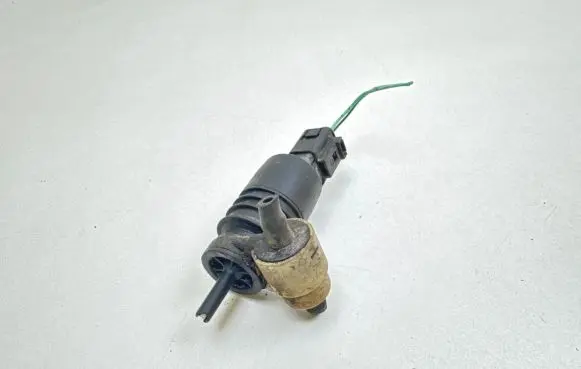 Mitsubishi Colt Windscreen/windshield washer pump 42121100