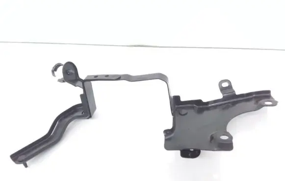Toyota Auris E180 Other engine bay part