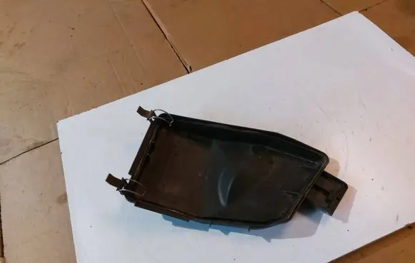 Mercedes-Benz C W203 Fuse box cover 2035451403