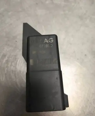 Seat Altea XL Glow plug pre-heat relay 038907281D