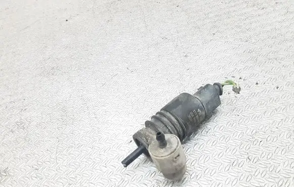 Volkswagen PASSAT B6 Windscreen/windshield washer pump 1T0955651A