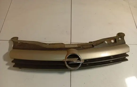 Opel Astra H Front grill 13108463