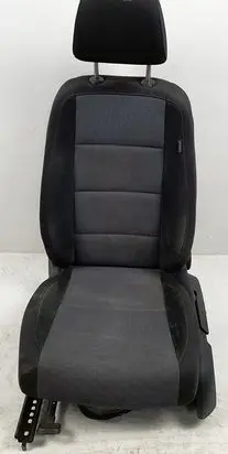 Volkswagen Golf VI Front driver seat 