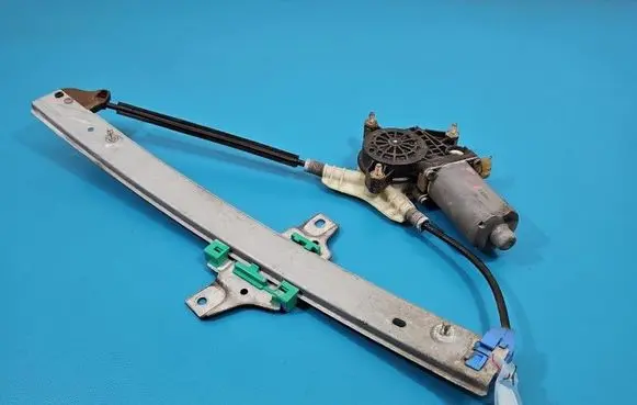 Toyota Avensis T220 Rear door window regulator with motor 0130821744 IMPRK1535921