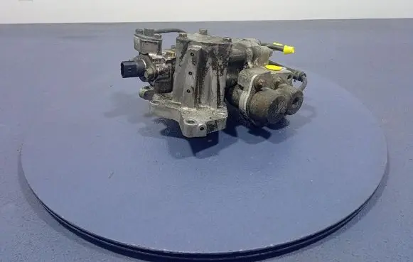 Mitsubishi Carisma Fuel injection high pressure pump MD351017