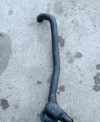 Engine coolant pipe/hose