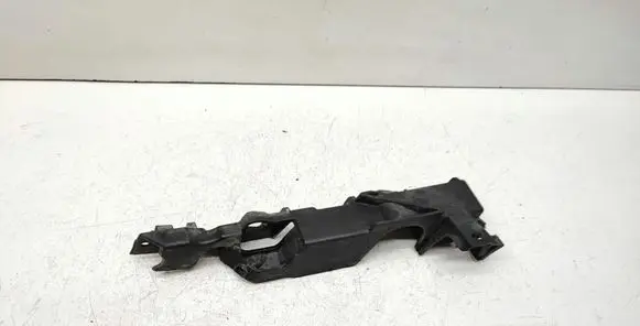 Front bumper mounting bracket