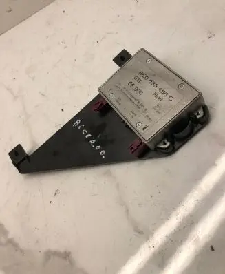Audi A6 S6 C6 4F Antenna control unit 8E0035456C 09104112