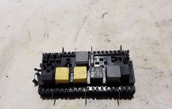 Mercedes-Benz GLA W156 Fuse module A2469067100