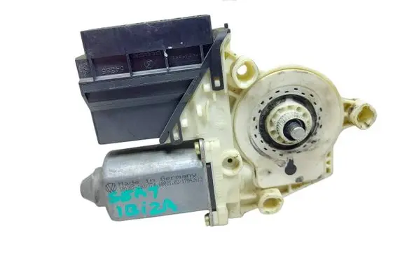 Seat Ibiza III (6L) Front door window regulator motor 6Q2959802A A90124100 990124100