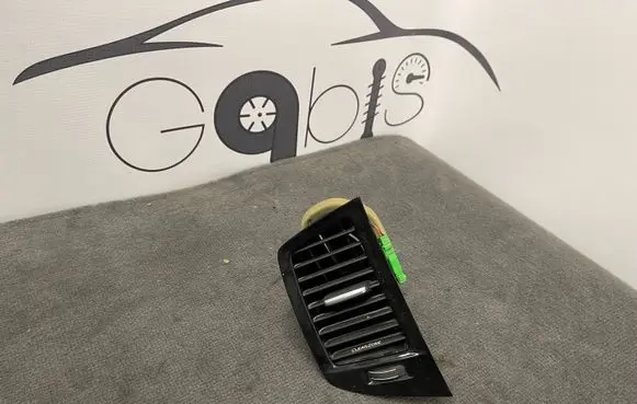 Volvo XC90 Dash center air vent grill 31363714