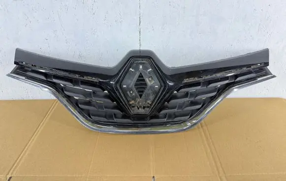 Renault Captur Front bumper upper radiator grill 623109707R