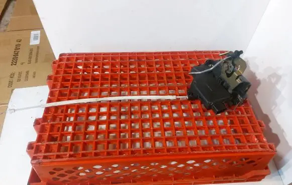 Audi A6 S6 C5 4B Front door lock 4B1837015B