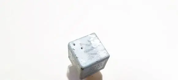 Volkswagen PASSAT B5 Other relay 899512000 443951253k