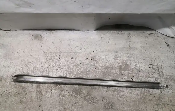 Volkswagen Transporter - Caravelle T4 Sliding door middle rail 721843872 721843872B