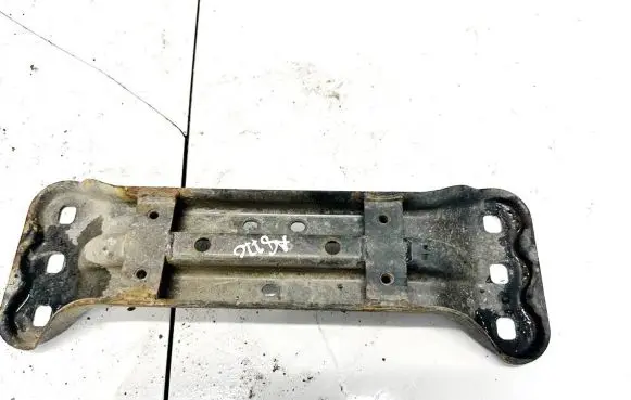 Mercedes-Benz E W212 Engine mounting bracket A2122402002 uset