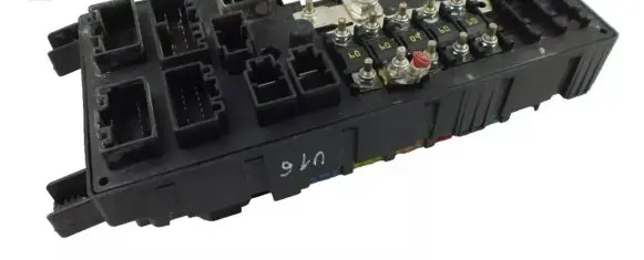Volvo S60 Fuse module 8678449