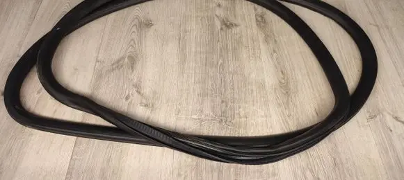 Opel Adam Sliding door rubber seal 13412820