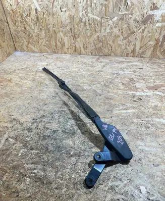 Mercedes-Benz C W204 Front wiper blade arm A2048201544