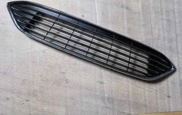 Ford Focus Front grill F1EB-8C436-A