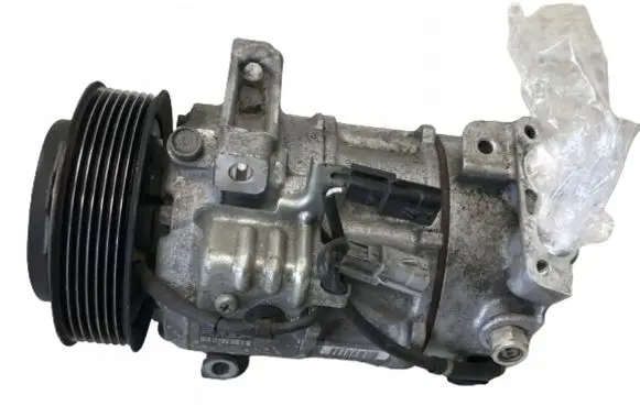 Nissan Qashqai Air conditioning (A/C) compressor (pump) 926004EB0A