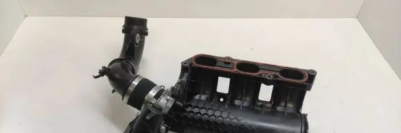 Peugeot 2008 II Intake manifold