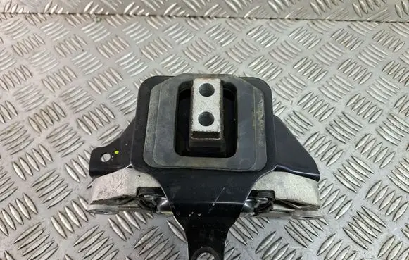 Hyundai Tucson TL Engine mount bracket 21830D3100