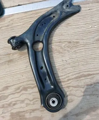 Volkswagen Tiguan Front lower control arm/wishbone 3Q0407154D