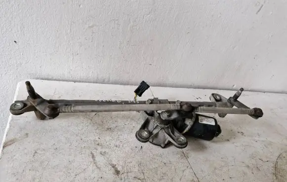 Opel Vectra C Front wiper linkage and motor