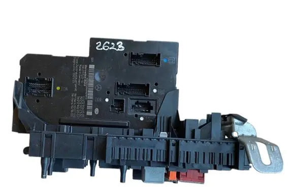 Mercedes-Benz E W212 Fuse module 2129060505 2129012304 2129028502