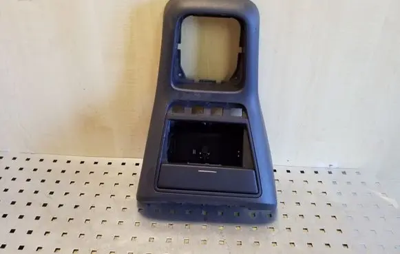 Volkswagen Golf Plus Center console 5M2857307 5M2863487