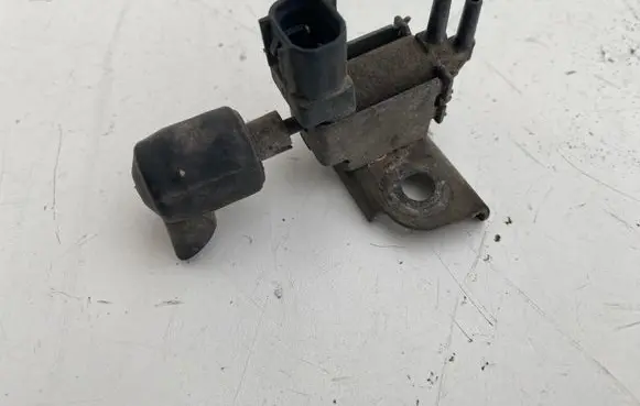 Toyota Avensis T220 Turbo solenoid valve
