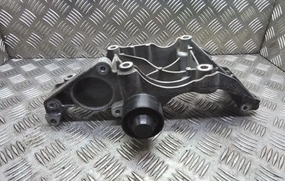 Nissan Navara D23 Generator/alternator bracket 