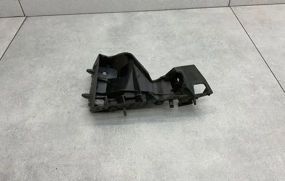 Audi Q5 SQ5 8R Front bumper mounting bracket 8R0807284C