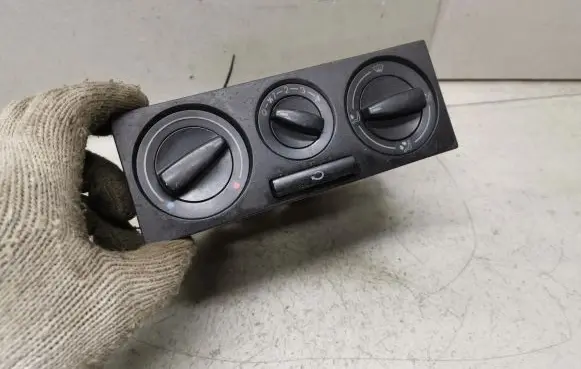 Volkswagen Golf IV Climate control unit 1J0819045F