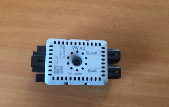 Volkswagen Golf VII Aerial antenna filter 5Q0035570