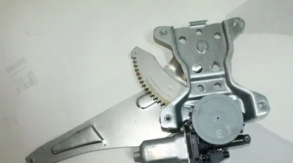 Suzuki Swift I Rear door window regulator with motor