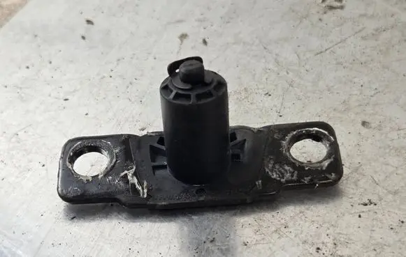 Ford Transit - Tourneo Connect Sliding door lock loop/hook striker V253A26AG